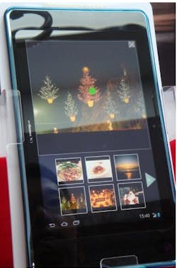 Tablet tracks eye movements Tablet tracks eye movements