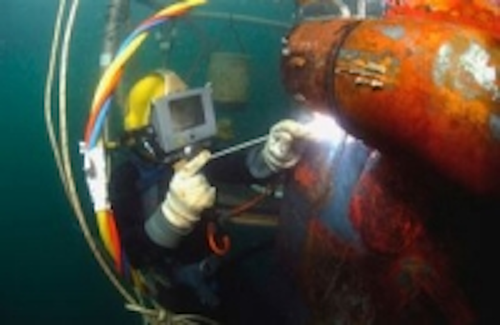 Content Dam Vsd En Articles 2013 11 Motorized Zoom Lens And Vision System Assist In Underwater Welding Project Leftcolumn Article Thumbnailimage File