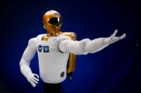 Content Dam Vsd En Articles 2014 02 Nasa S Robonaut 2 Humanoid Robot Learning Emergency Medical Skills Leftcolumn Article Thumbnailimage File