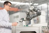 Content Dam Vsd En Articles 2016 04 Collaborative Robots From Abb To Be Demonstrated At The Vision Show 2016 Leftcolumn Article Thumbnailimage File