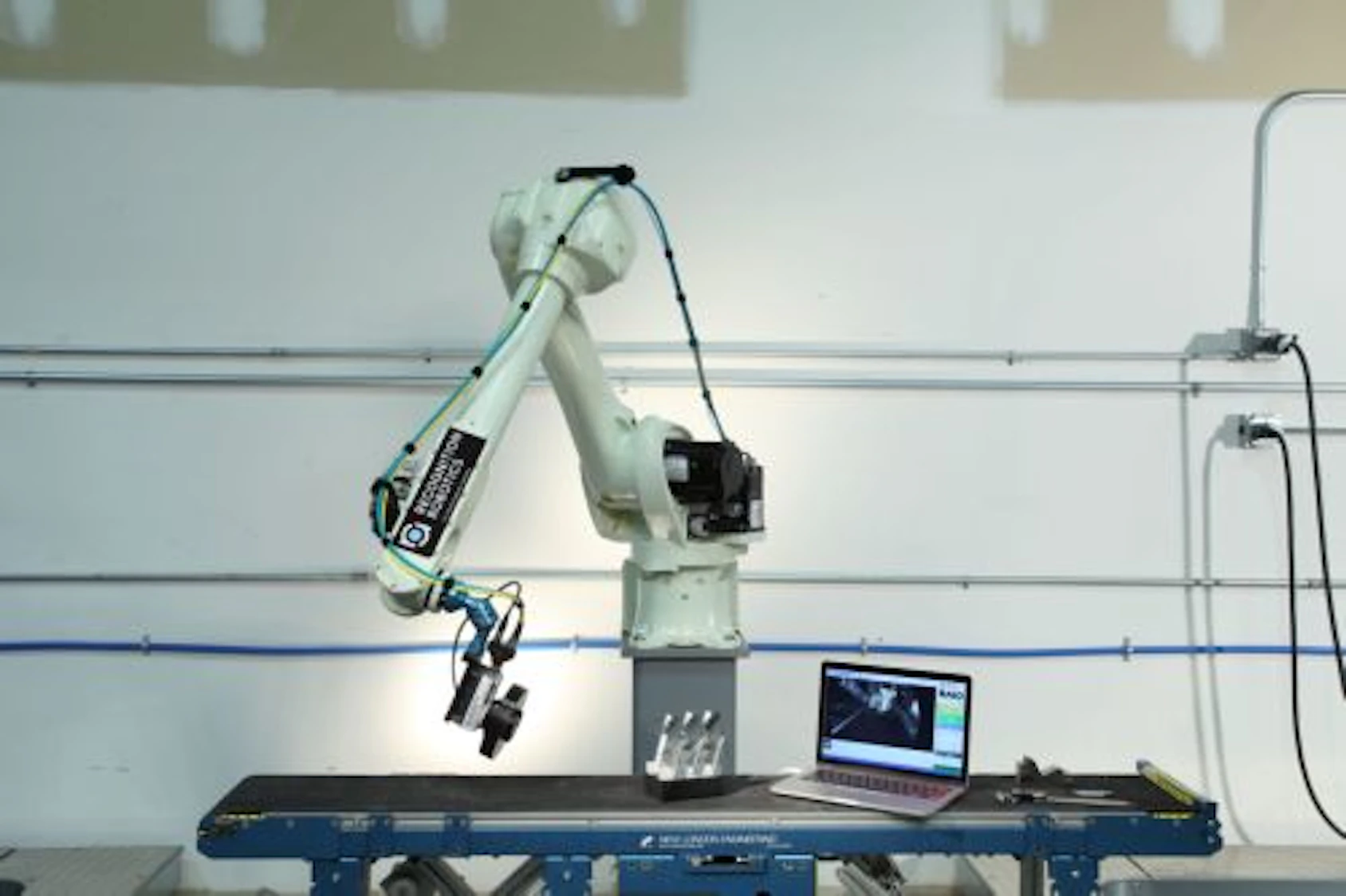 Smart camera and vision algorithms combine for robotic vision guidance ...