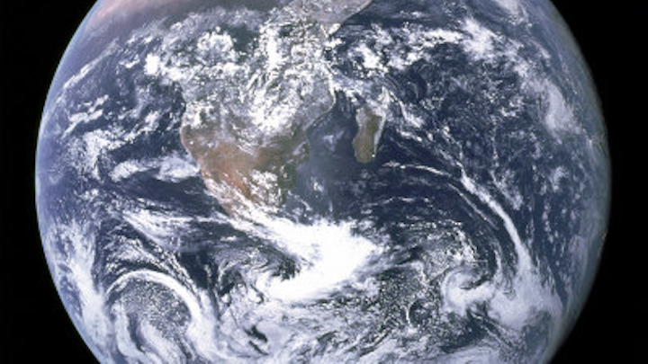 Content Dam Vsd Online Articles 2019 04 Earth Seen From Apollo 17