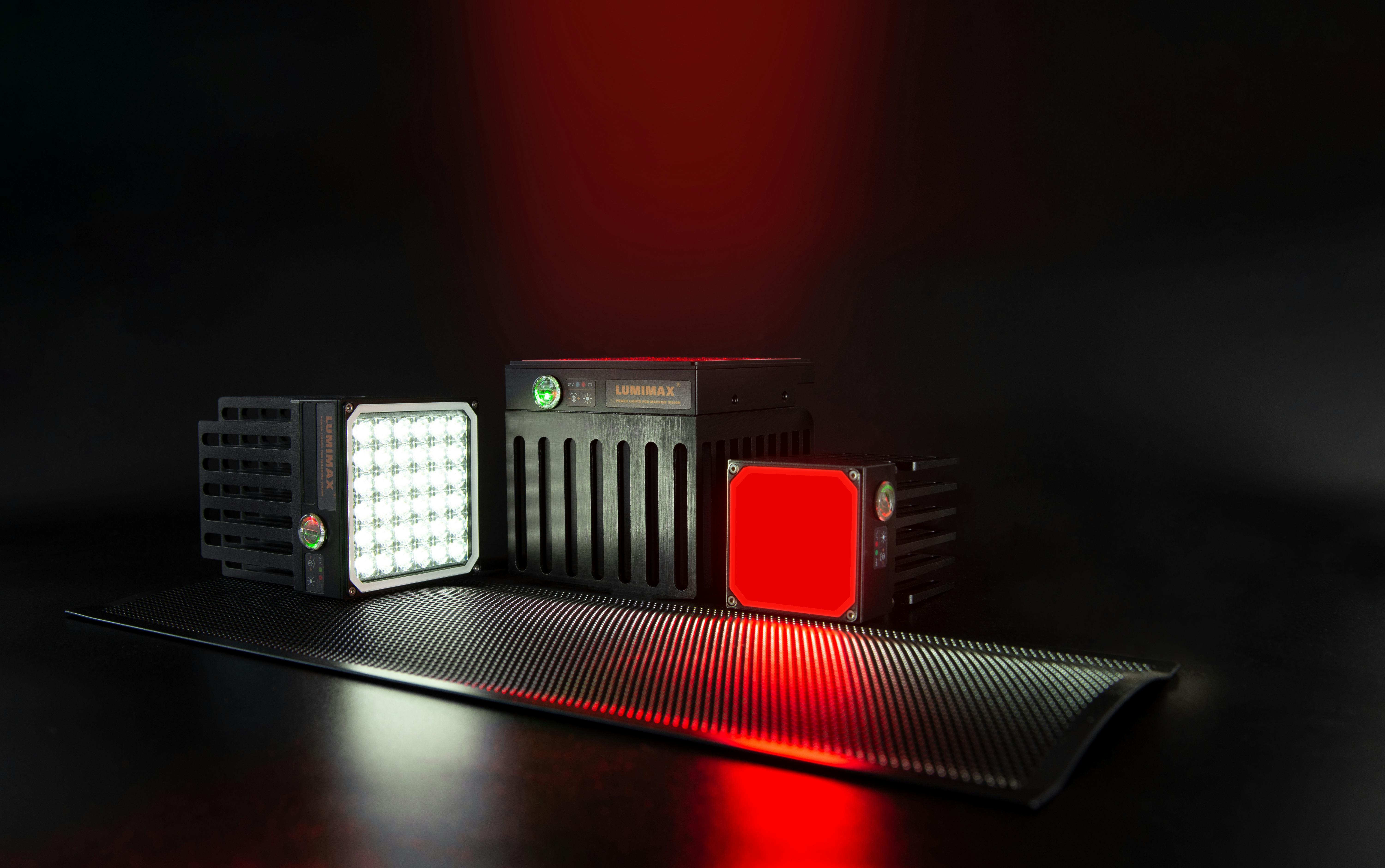 Extreme Performance lights LQXP60, LQXP80 and LQXP40 as transmitted light version (from left to right)