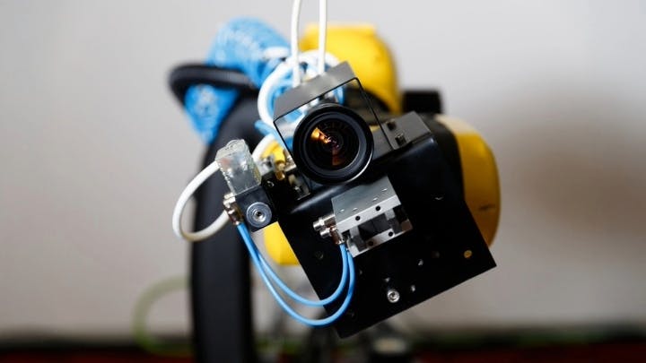 Figure 1: The A-PHY physical-layer interface standard from the MIPI Alliance isn't just for automotive applications. It also can be used in industrial automation for such applications as in-line inspection or warehouse automation.