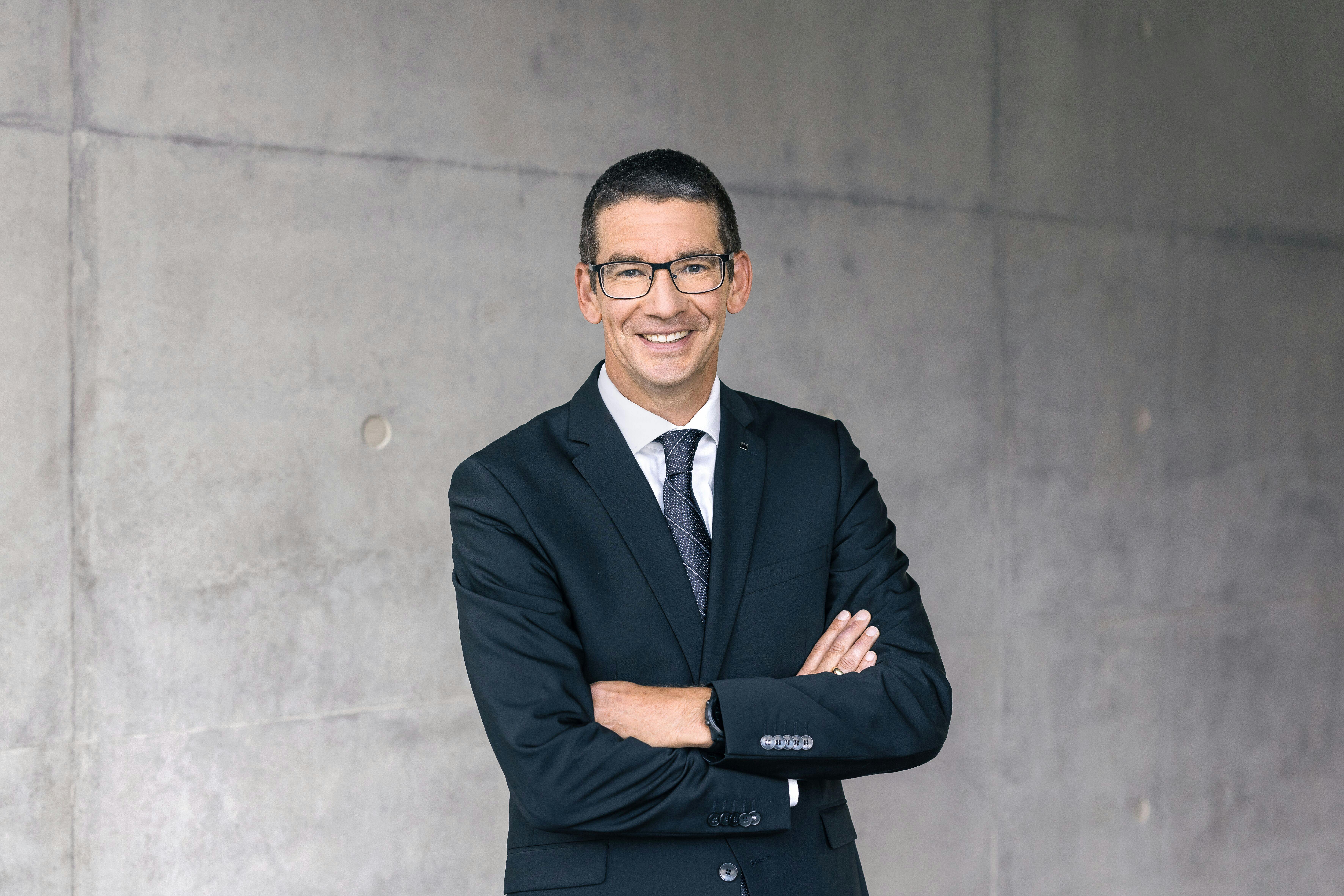 Dr. Hagen Zimer, TRUMPF CEO of Laser Technology, will accept the Optica i4 Prize during a presentation at the Global Photonics Economic Forum, to be held Sept. 24 in M&aacute;laga, Spain